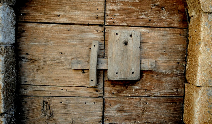 The-history-of-locks-and-keys-Ancient-Egyptian-pin-lock-key