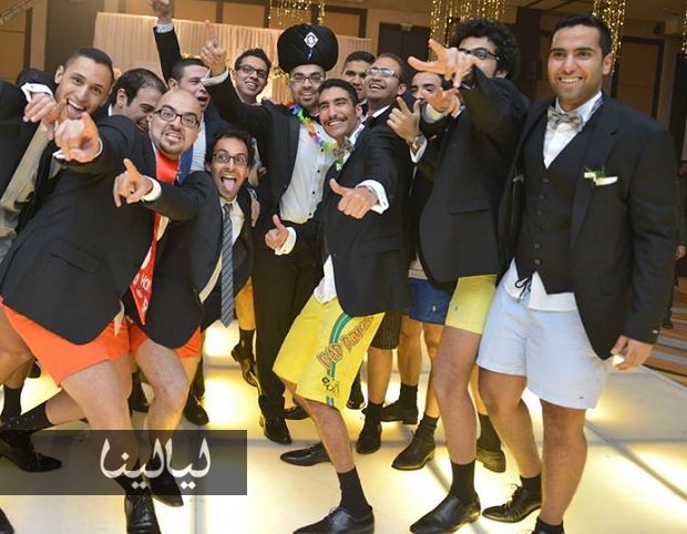 صور-آخر-تقليعات-مجموعة-شباب-مصريين-فرح-بالبوكسرات-بدلاً-عن-البنطلونات-1282784
