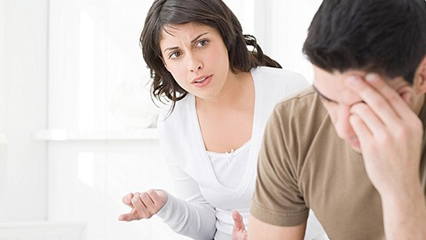 header_image_Article_Main_-_Fustany_-_Lifestyle_-_Love_and_relationships_-_How_to_deal_with_a_commtiment_phobic_boyfriend