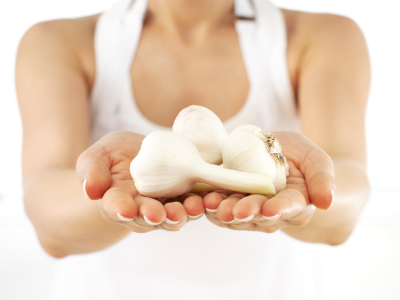 garlic-hands