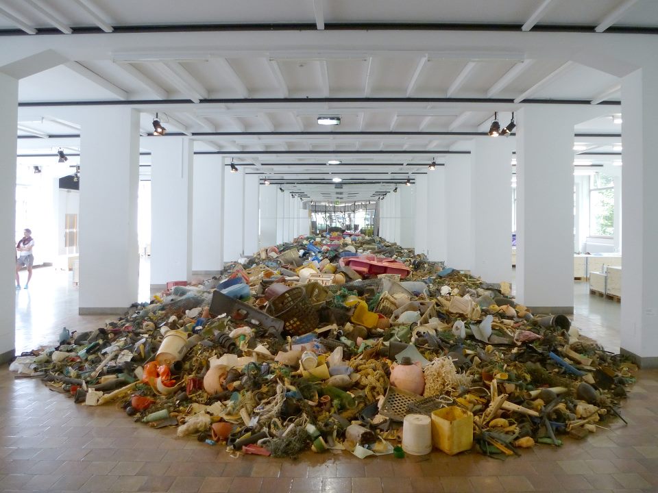 The plastic flotsam installation in Zurich. (Betty Fleck/ZHdK)