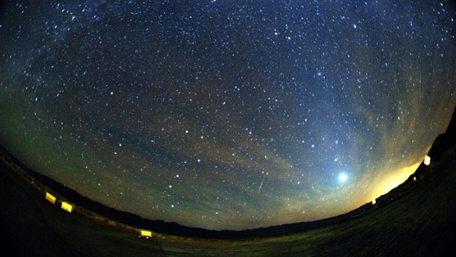 A shooting star - part of the Orionids meteor shower. Picture: Wikipedia Commons