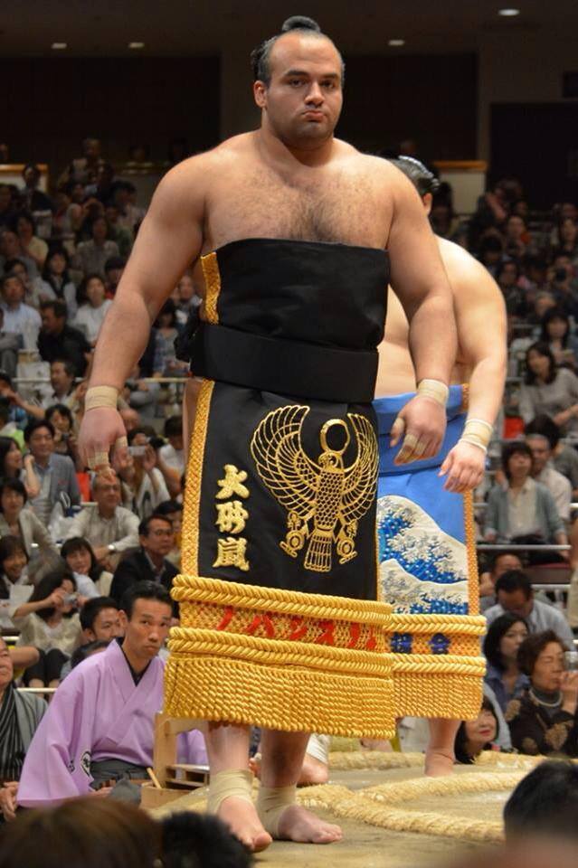 Meet The Great Sandstorm The First Professional Sumo Wrestler From
