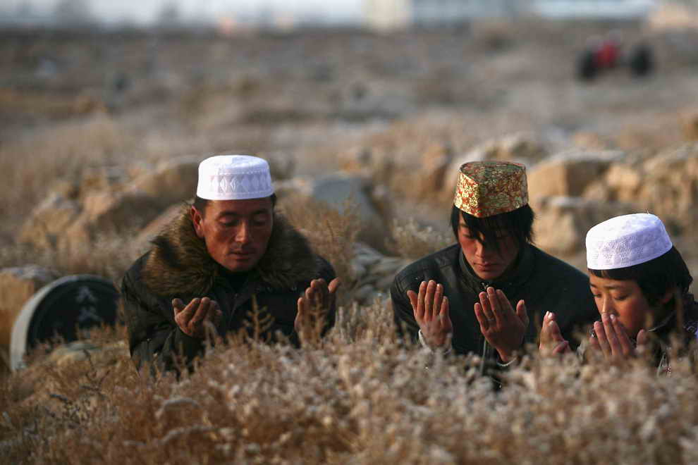 28 Incredible Photos of Muslims Celebrating Eid Around the 