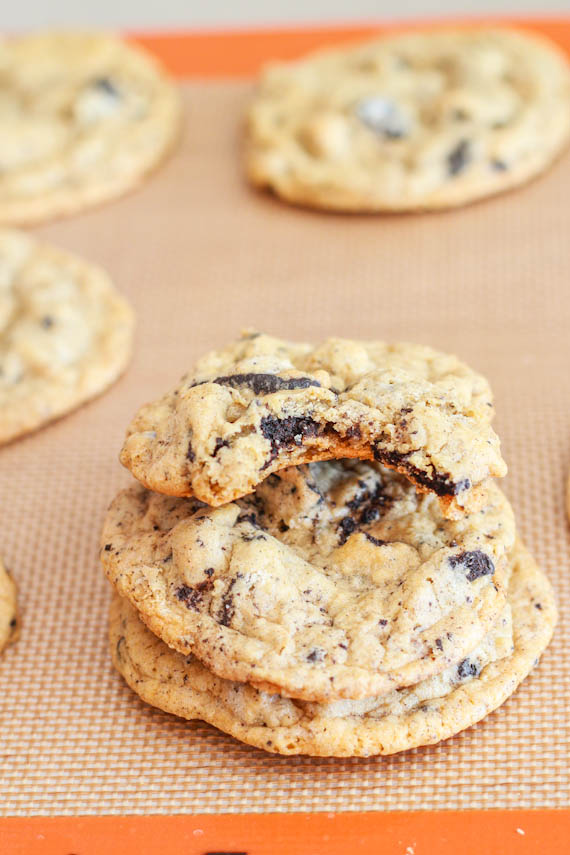 Oreo-Cheesecake-Cookies-5