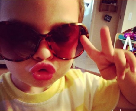 kissyfaceposing