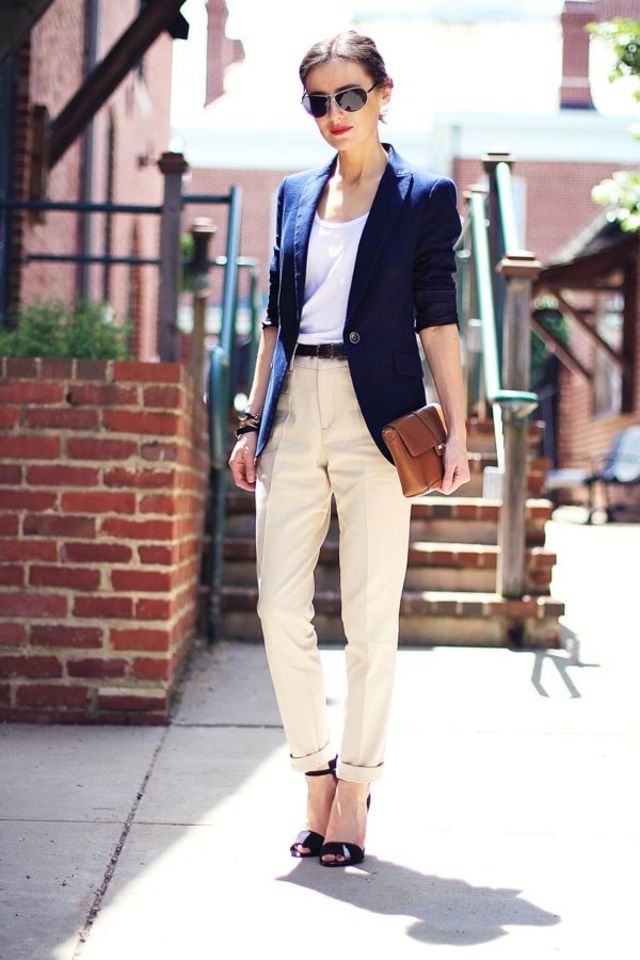 large_101_Different_Ways_to_Wear_a_White_T-shirt-20