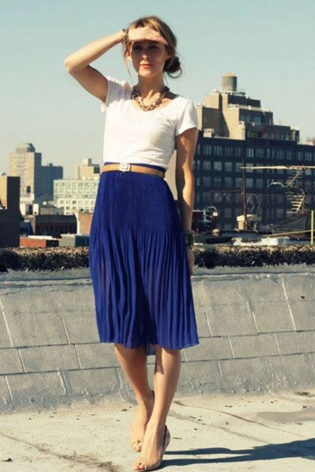 large_101_Different_Ways_to_Wear_a_White_T-shirt-34