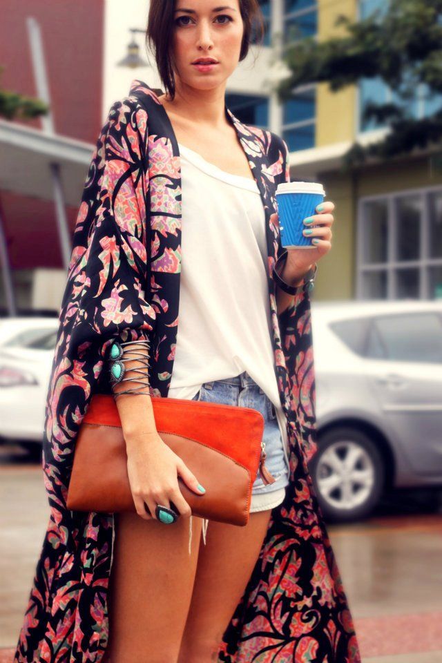 large_101_Different_Ways_to_Wear_a_White_T-shirt-37