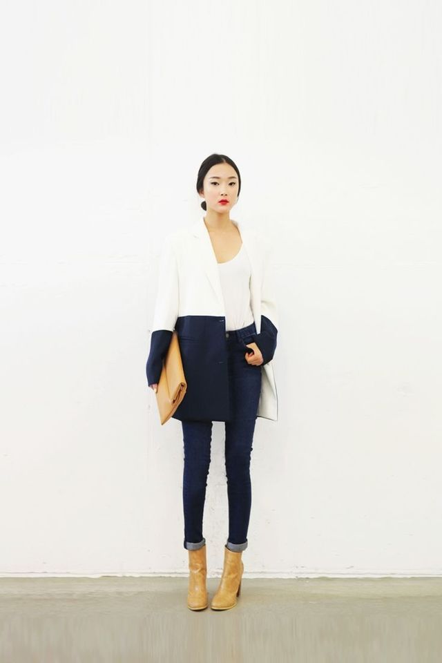 large_101_Different_Ways_to_Wear_a_White_T-shirt-65