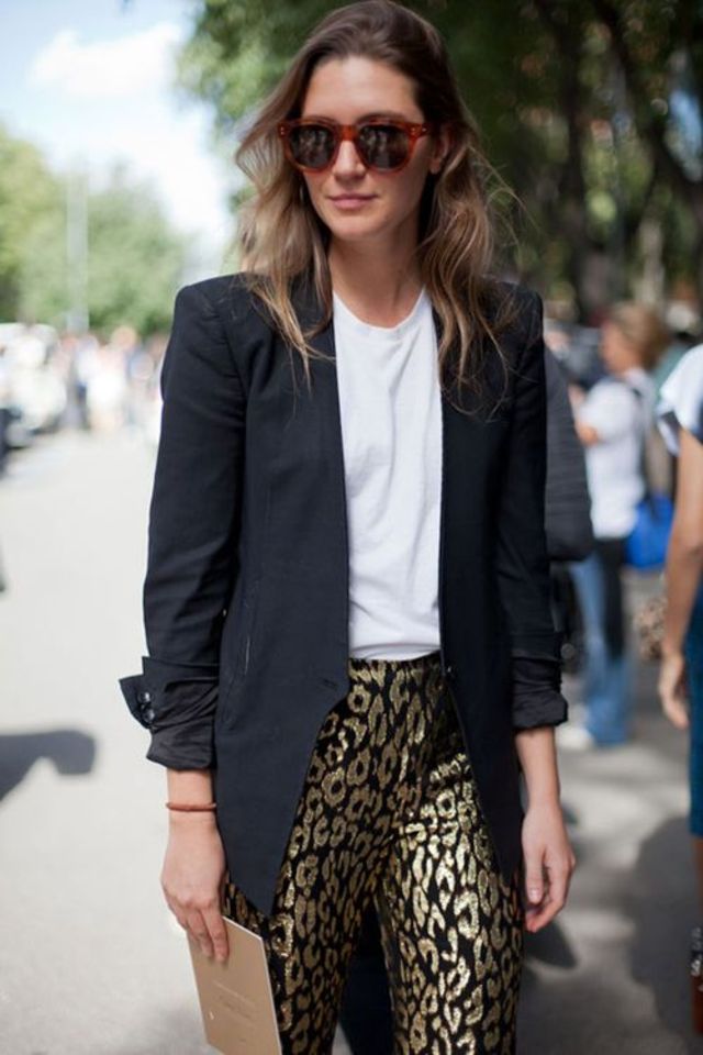 large_101_Different_Ways_to_Wear_a_White_T-shirt-67