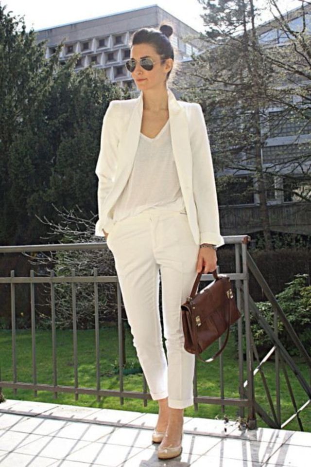 large_101_Different_Ways_to_Wear_a_White_T-shirt-73
