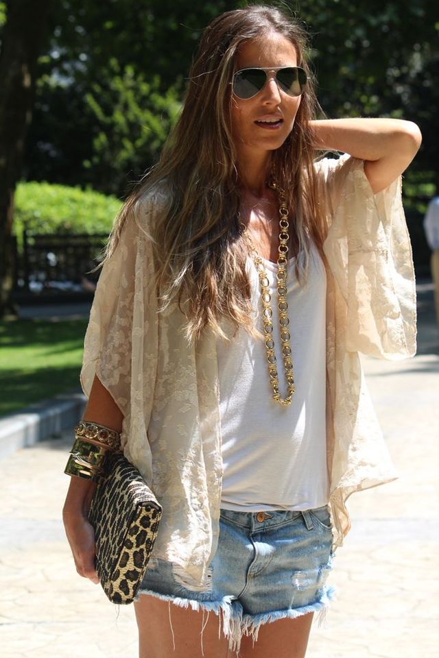 large_101_Different_Ways_to_Wear_a_White_T-shirt-79