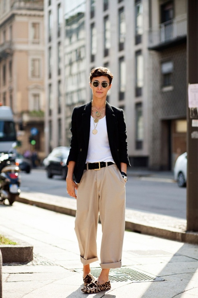large_101_Different_Ways_to_Wear_a_White_T-shirt-8
