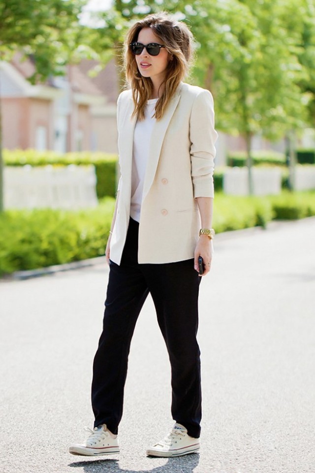 large_101_Different_Ways_to_Wear_a_White_T-shirt-89