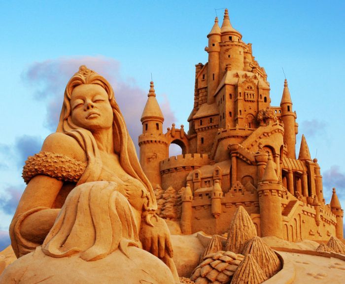 15 Amazing Works of Sand Art