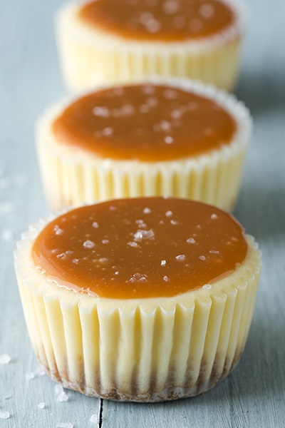 Cheesecake-Cupcakes-with-Salted-Caramel-Topping