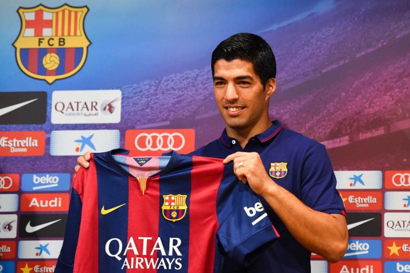 Luis-Suarez-unveiling-at-Barcelona