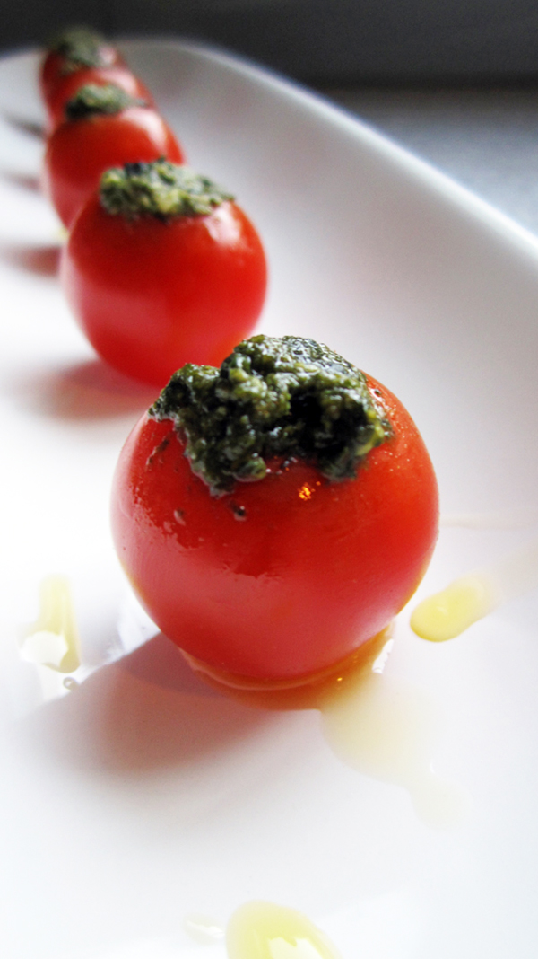 cooking_tomato-pesto-cups-2
