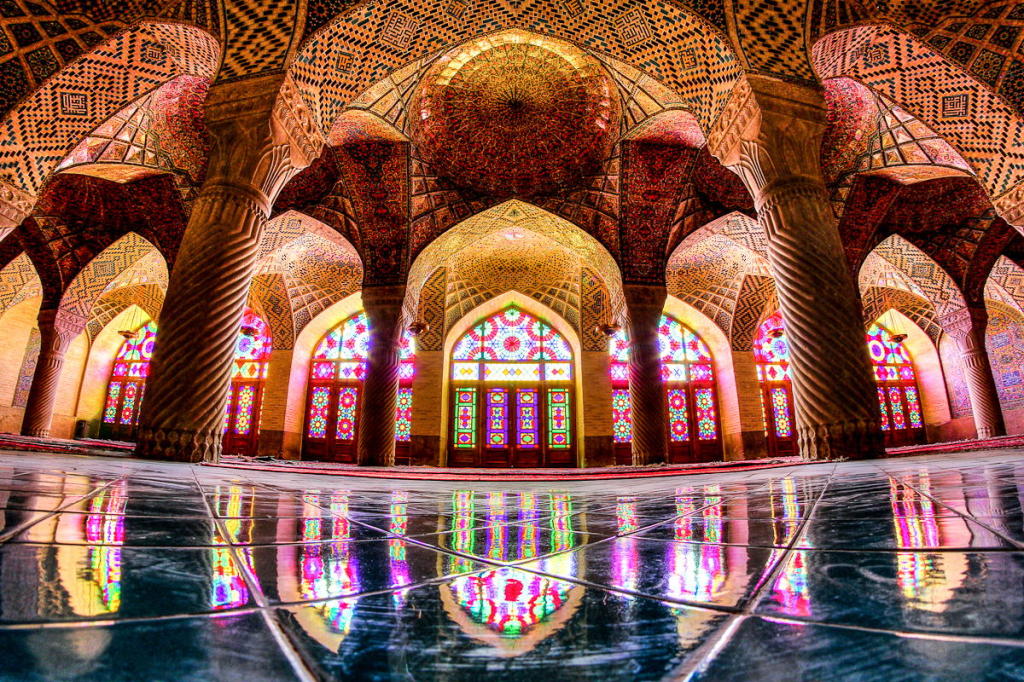 Beautiful-Interior-Design-Mosque-in-Iran
