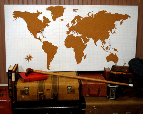 cork-board-wall-world-map
