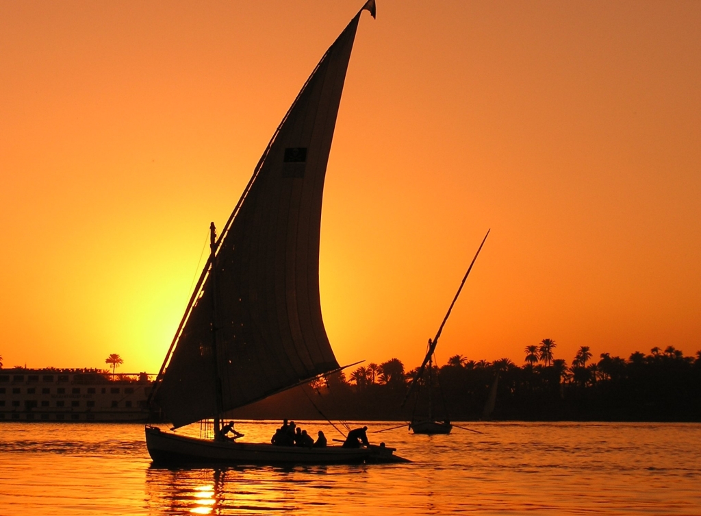 h-brace-felucca-sunset11