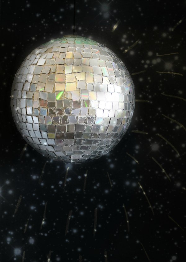 Old-CD-Disco-Ball