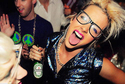 cute-drink-girl-heineken-Favim.com-161893