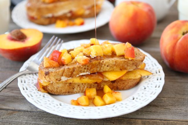 peaches-and-cream-stuffed-french-toast