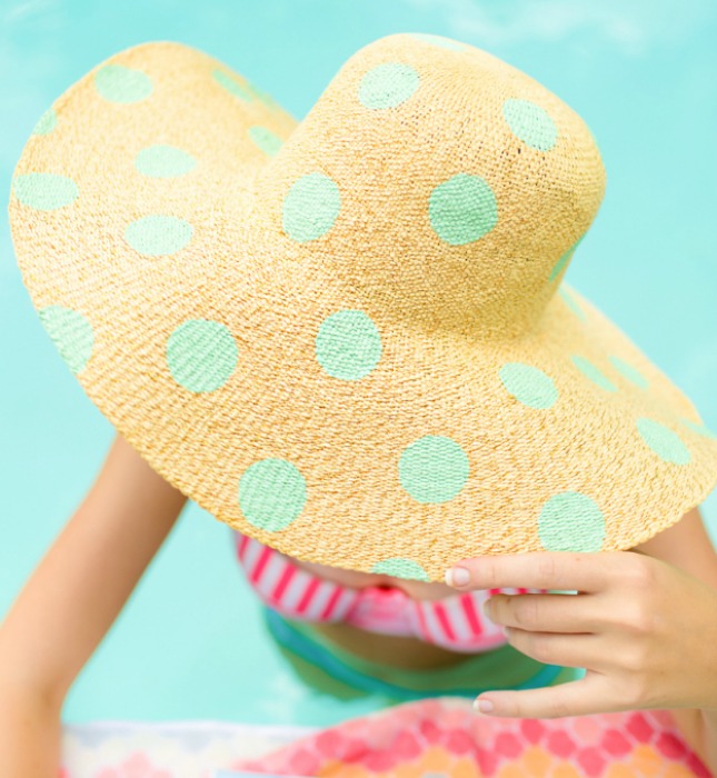 1polkadotsunhat