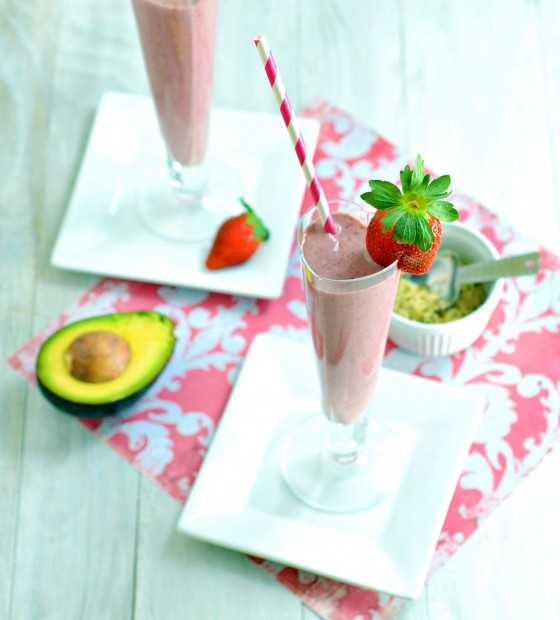 strawberry-avocado-smoothie-4-560x620