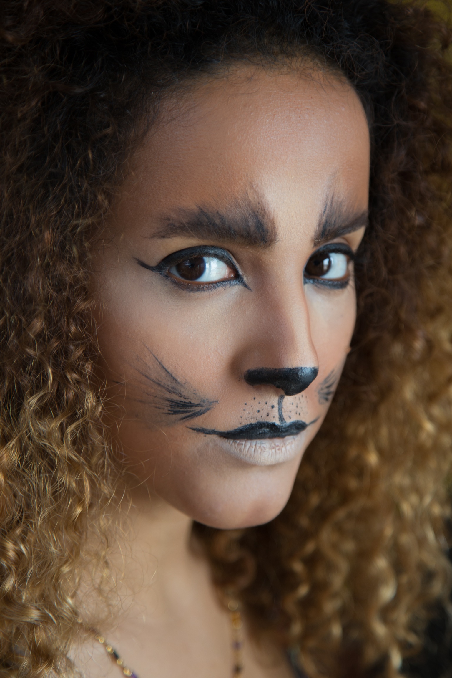 Makeup Artist Dolly Yanny Taught Us the Easiest and Scariest DIY ...