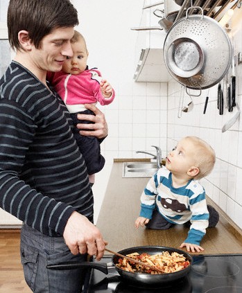 Отец всех готов. Муж домохозяйка. Stay at Home dad. Dad House. 12.Changing the roles: stay at Home dad.