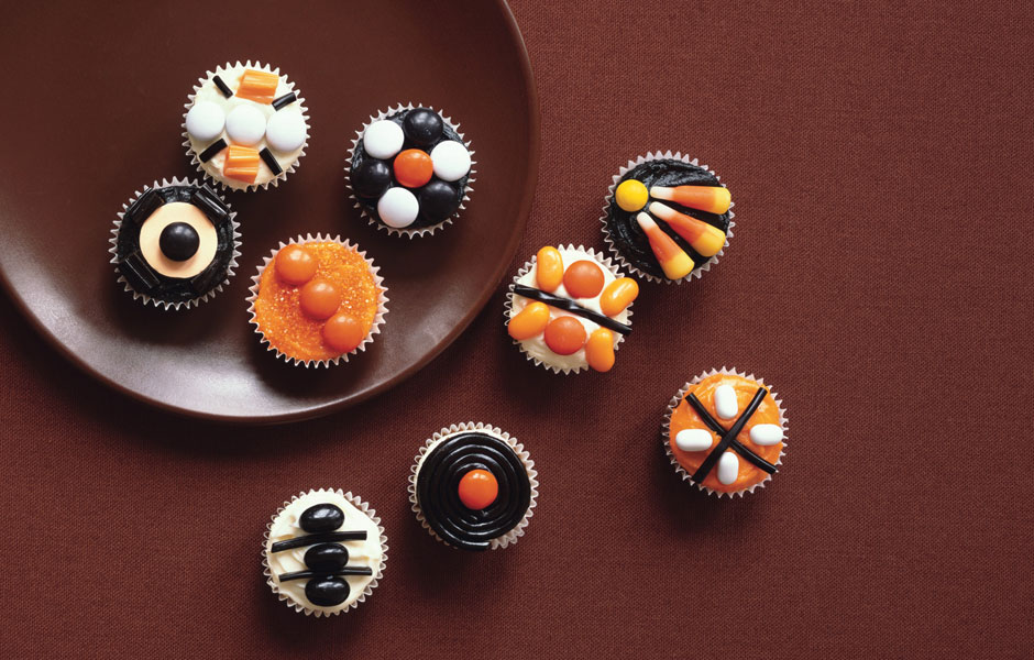 mini-halloween-pumpkin-cupcakes