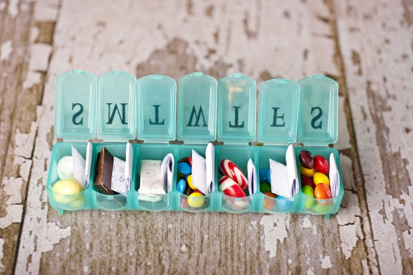 corie-seven-open-pill-box-600x400