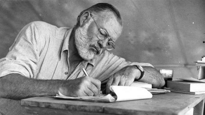 Romanul-lui-Hemingway-Adio-arme-cu-cele-47-de-finaluri-publicat-în-SUA