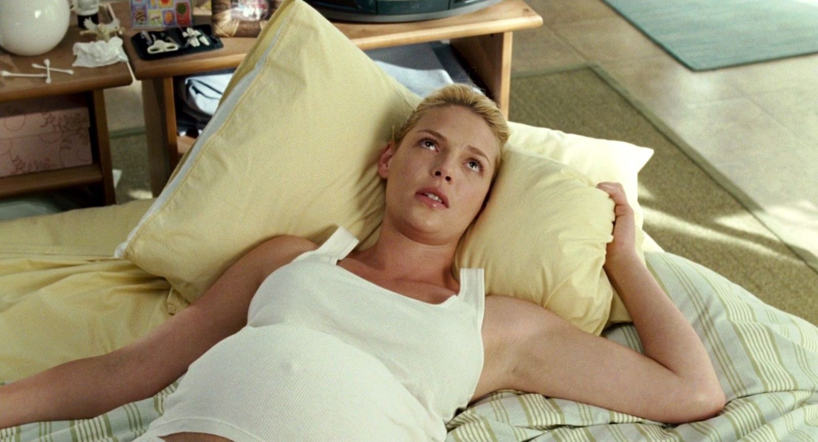 gallery_nrm_1422460080-katherine_heigl_pregnant_knocked_up_film