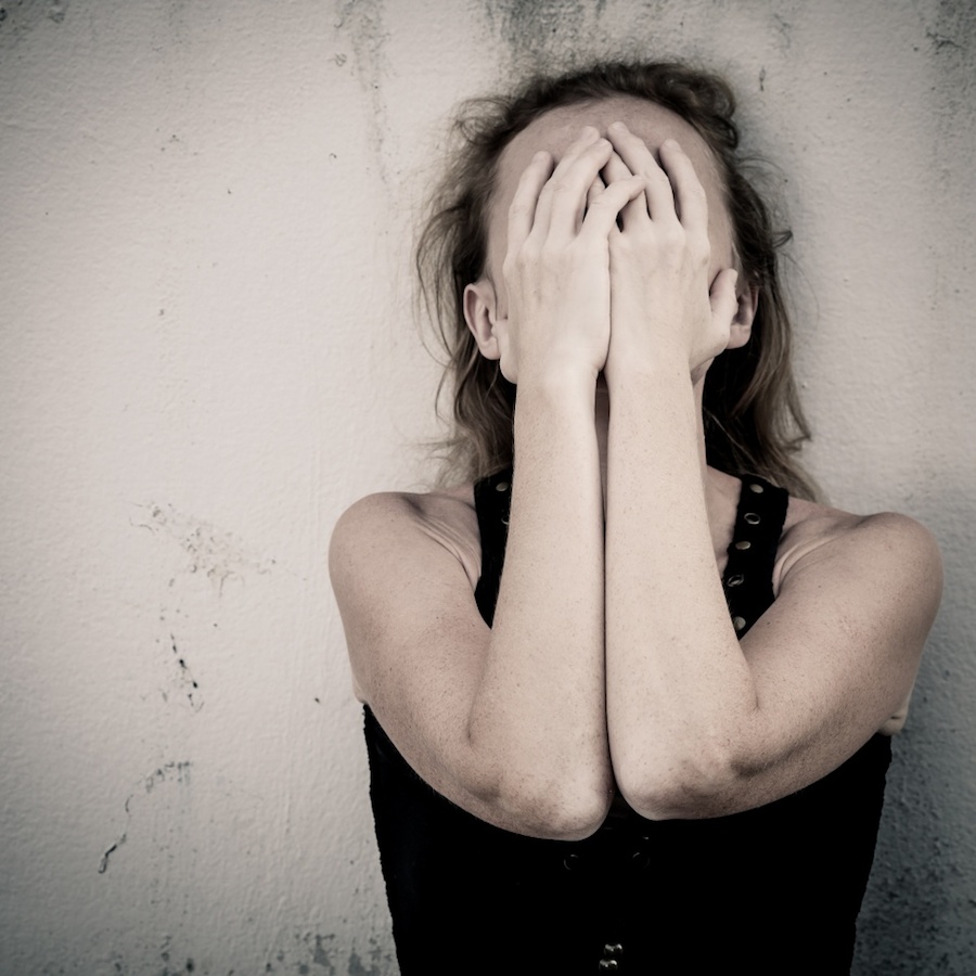 Fotolia_57156905_Woman-Shame-Covered-Face