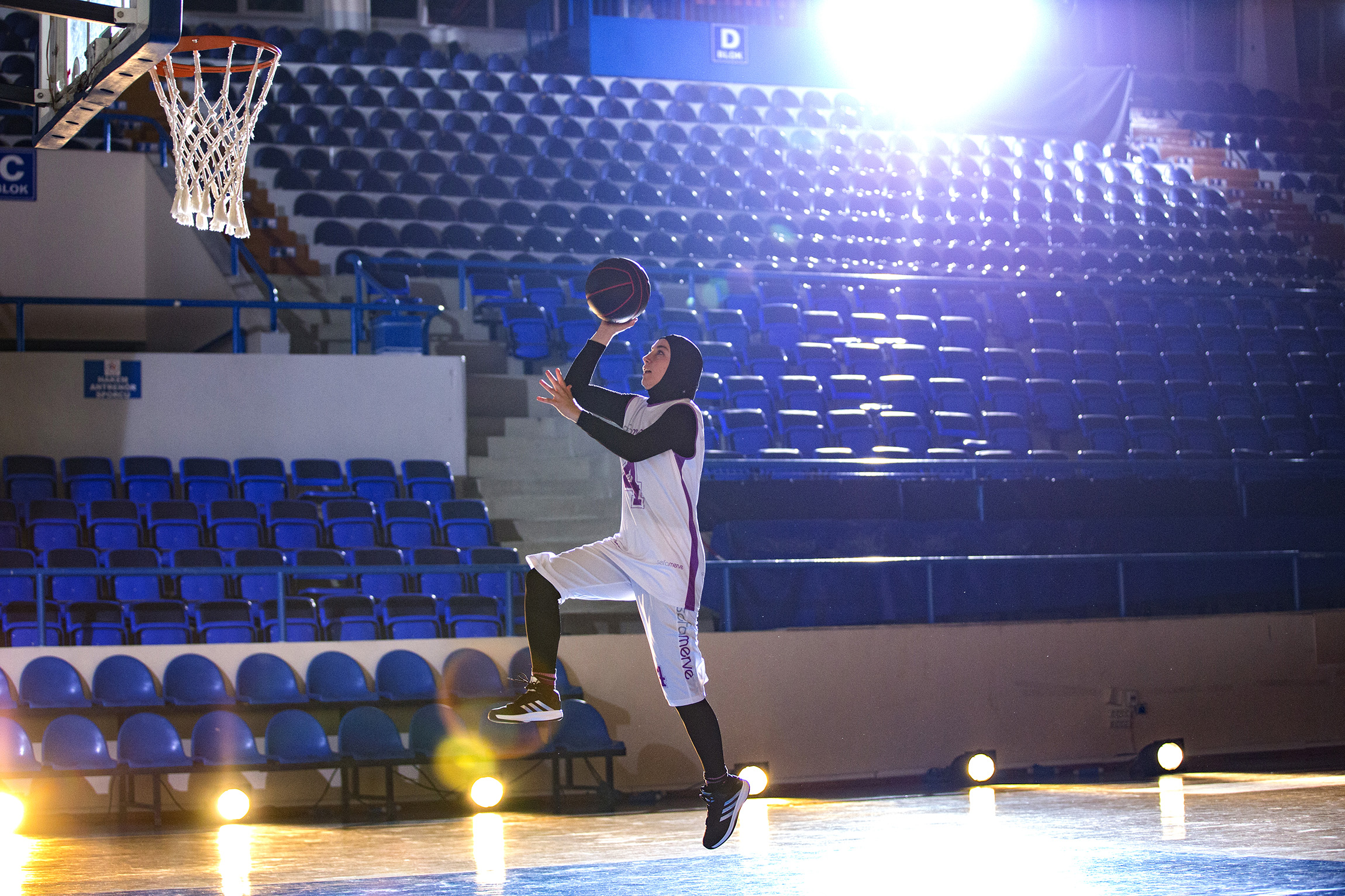 Баскетбол саудовская аравия. Баскетболисты мусульмане. Basketbolchilar.