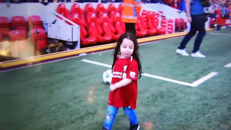 Video: UK's Youngest Sweetheart, Makka Mo Salah, Just 