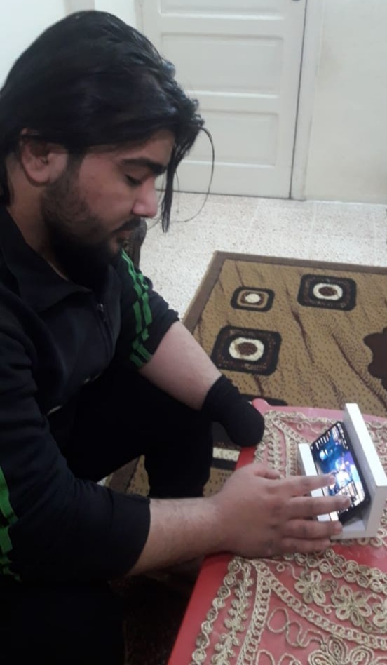 After Losing His Hand This Syrian Refugee Is Rebuilding His Life Through Gaming Scoop Empire