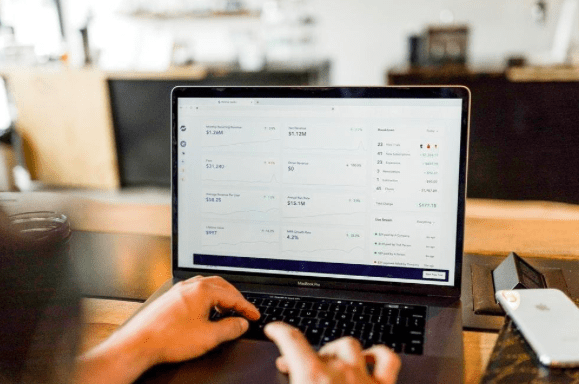 tech-laptop