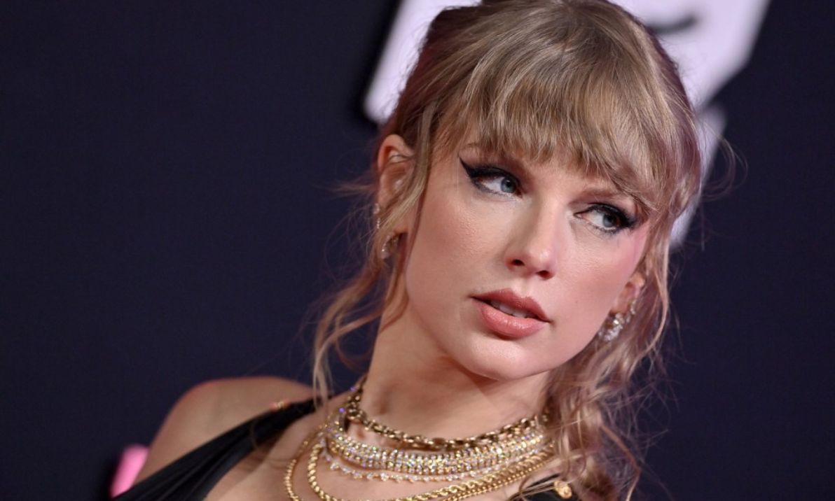 #SwiftiesForPalestine Viral Trend Demands Taylor Swift To Break Her ...