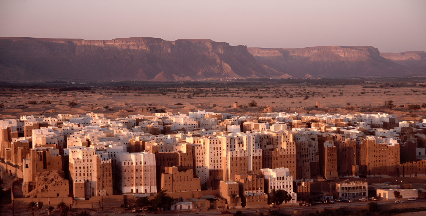 The Story of Shibam: Yemen’s Skyscraper City Known as the “Manhattan of the Desert”