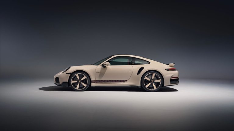 Porsche Unveils Limited Sadu Edition to Celebrate 70 Years in Kuwait Porsche Unveils Limited Sadu Edition to Celebrate 70 Years in Kuwait